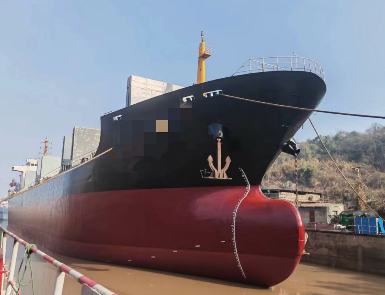 出售：15500 DWT 巴拿马籍远海散货船  船舶类型：散货船 建造完工：2009年 建造船厂：中国浙江