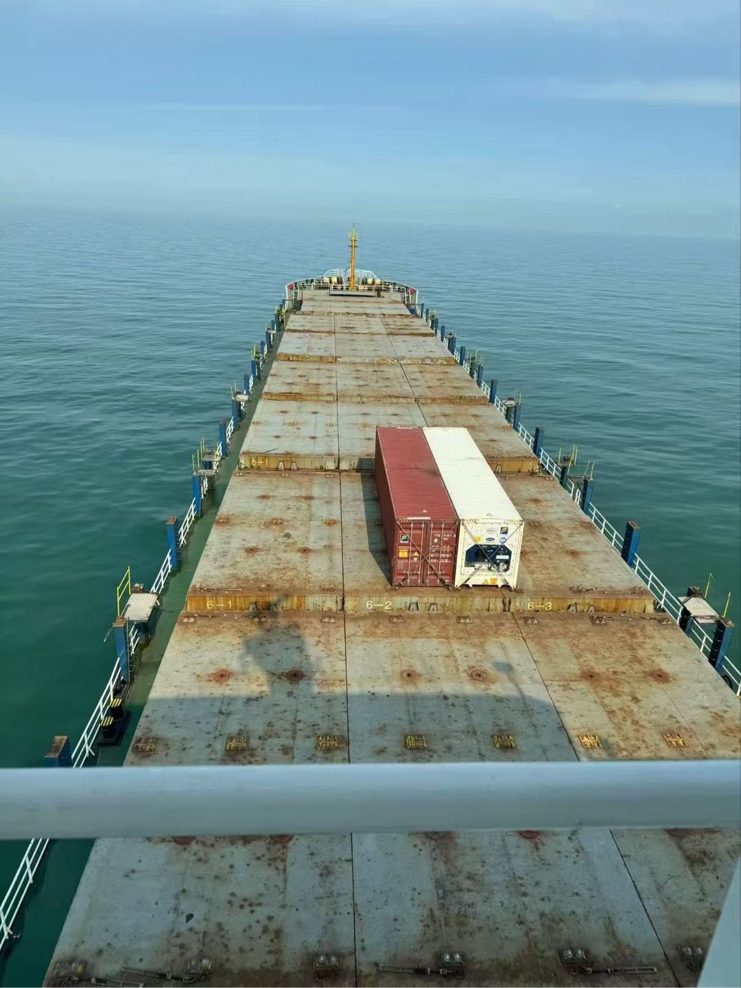 出售：15500DWT 近海多用途船 船舶类型：多用途船（散货/集装箱两用） 建造完工：2014年 建造地点：中国 船级社：CCS 中国船级社