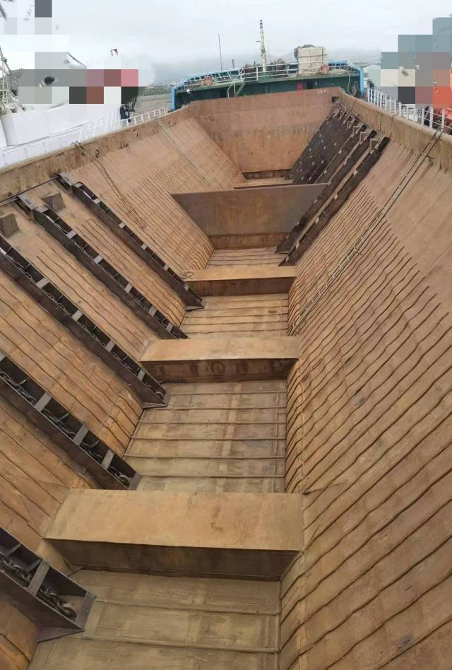 漏底运泥船