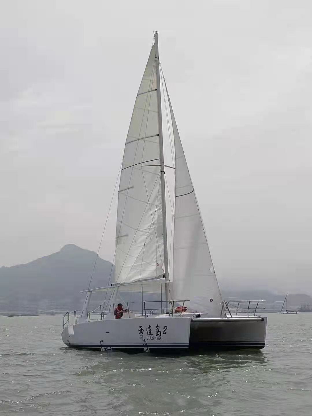 自由双体一手帆船