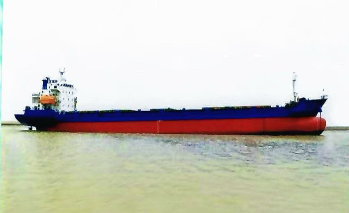 出售：5150DWT CCS近海多用途船  基础信息 建造时间：2005年｜建造地点：浙江