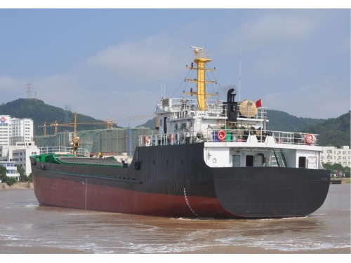 出售：实载1800吨在航散货船  基础信息 • 建造年份：2020年12月 • 建造地址：中国江苏图2