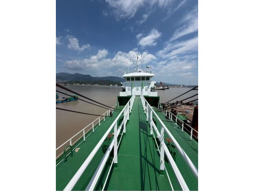 出售：1000吨双壳油船（全新保养）  基础信息 • 船舶类型：近海油船（闪点＞60℃） • 建造时间：2005年12月图2