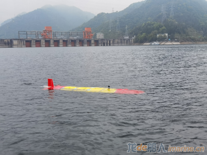 新型双功能深海无人潜航器“海翔500X”通过湖试验证