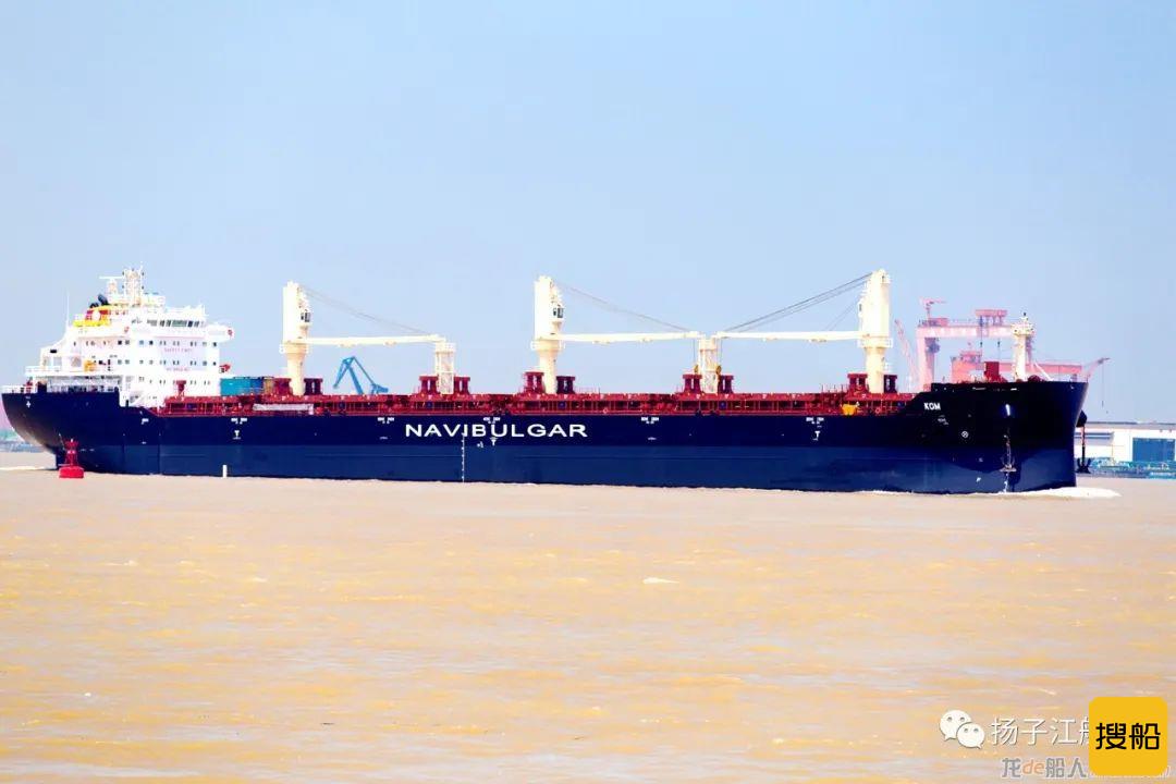 扬子江船业一艘大湖型散货船开启首航