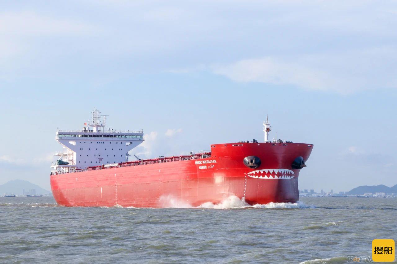 广船国际9.5万吨冰区加强型散货船“红鲨鱼”交船启航