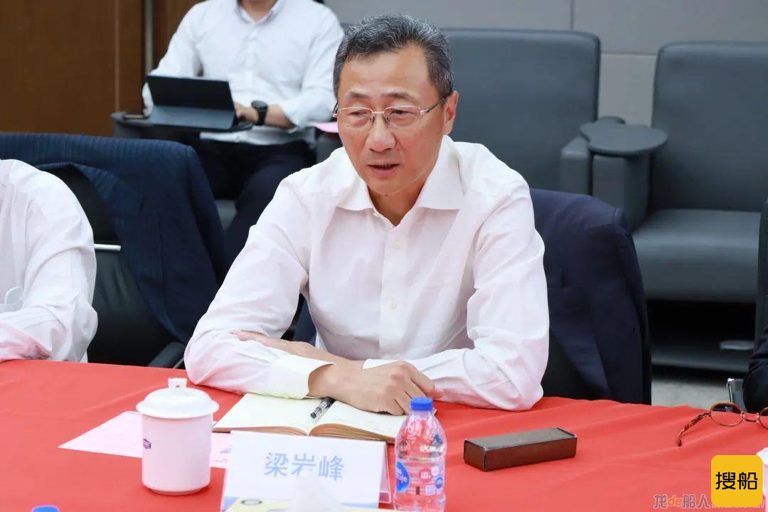 中船动力集团与中远海运重工举行集装箱系列船主机合同、低速机排气阀杆合作框架协议签约仪式