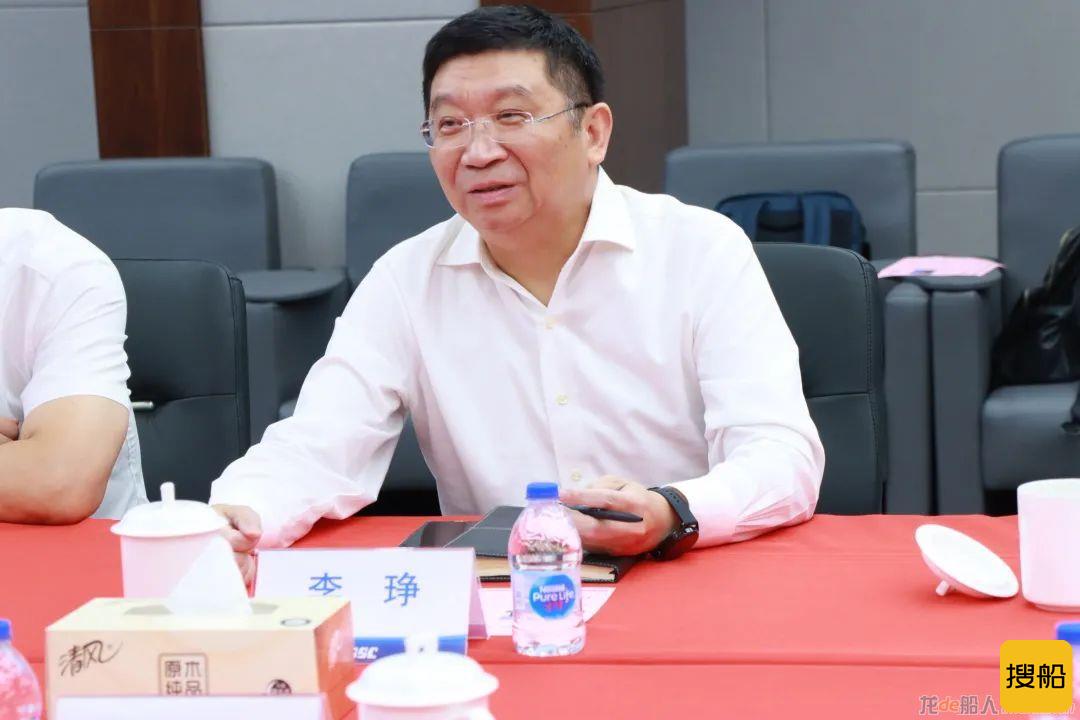 中船动力集团与中远海运重工举行集装箱系列船主机合同、低速机排气阀杆合作框架协议签约仪式