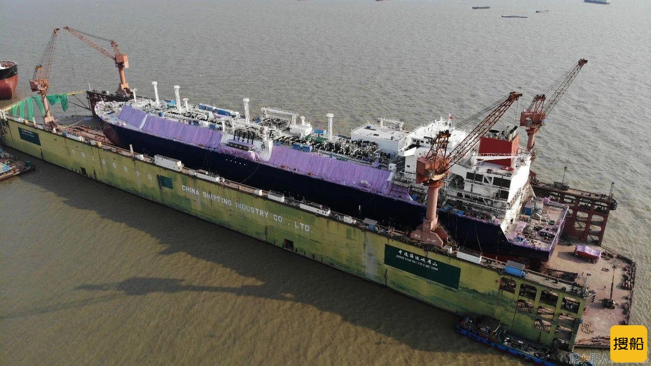 上海中远海运重工完成中国建造最大LNG船舶五年特检