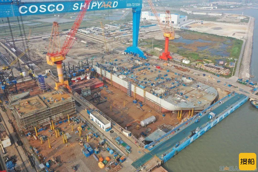 启东中远海运海工N966自升式风电安装船主船体成型