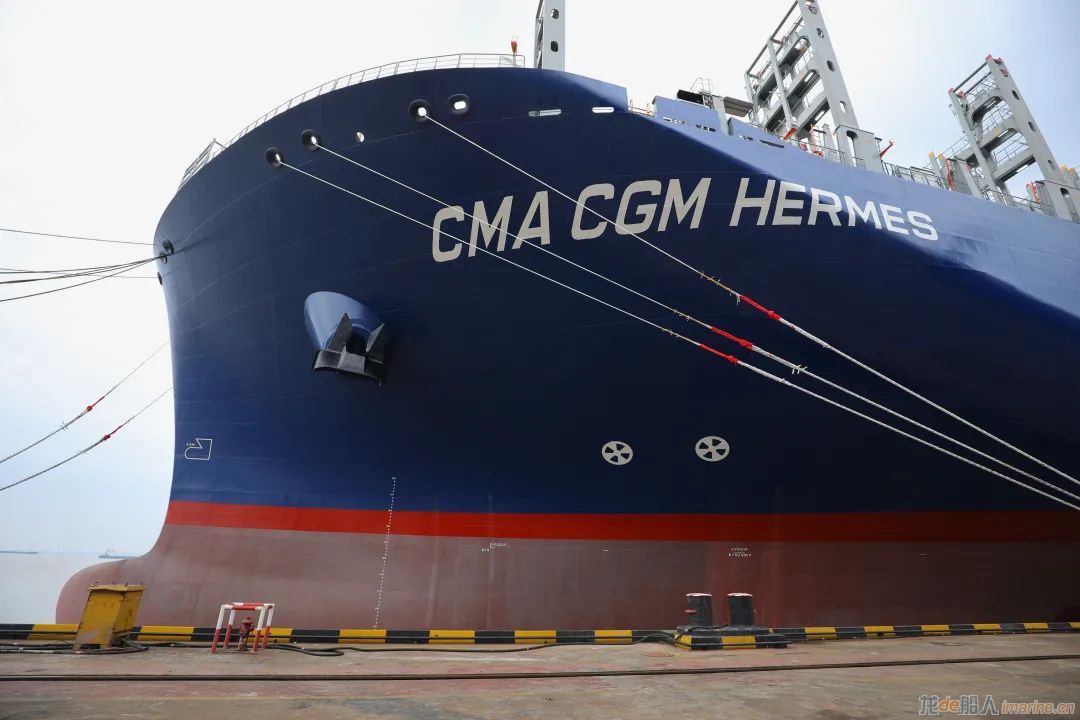 沪东中华造船超大型15000TEU集装箱船“达飞·赫尔墨斯”号命名交付