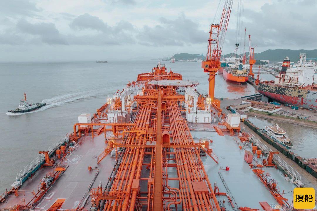 舟山中远海运重工15.2万吨穿梭油轮N728船完成试航任务