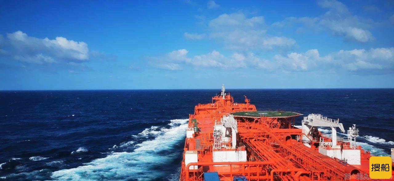 舟山中远海运重工15.2万吨穿梭油轮N728船完成试航任务