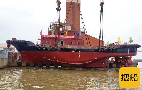 镇江船厂2艘全回转拖轮吊装下水