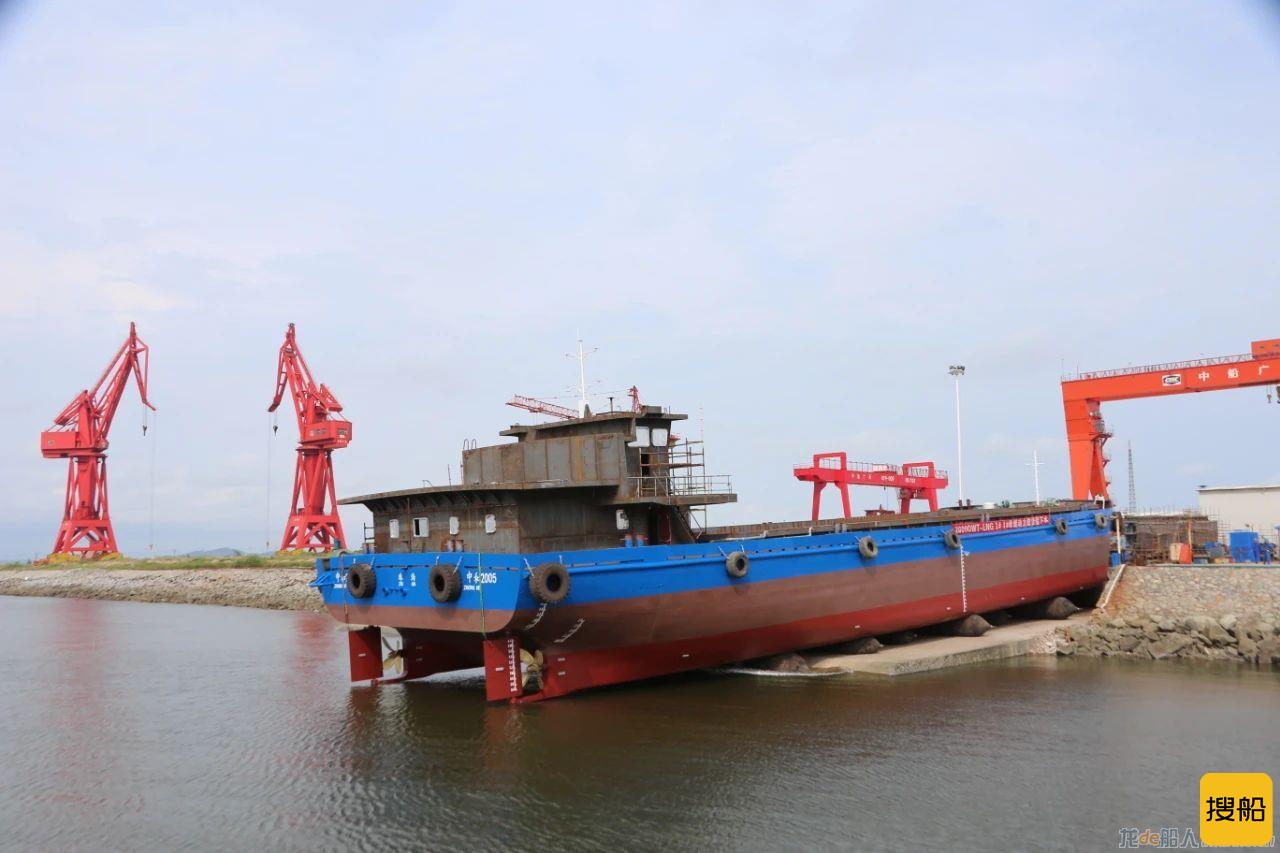 中船广西“绿色珠江”工程2000WDT系列4号船“中和2005”轮下水