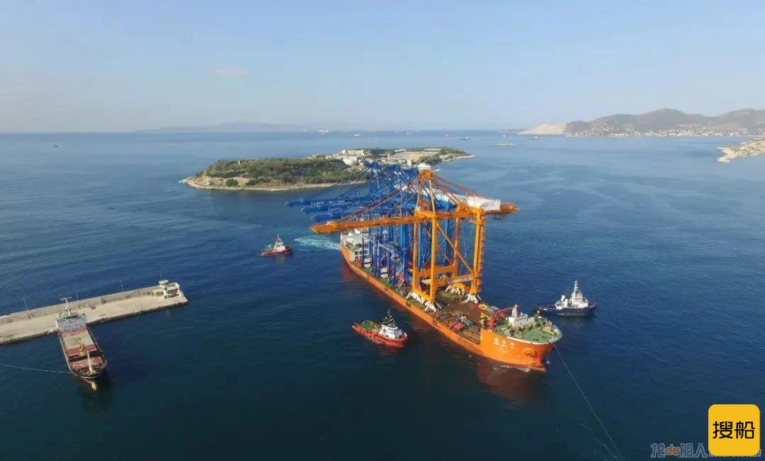 希腊PCT码头3台岸桥完成卸船