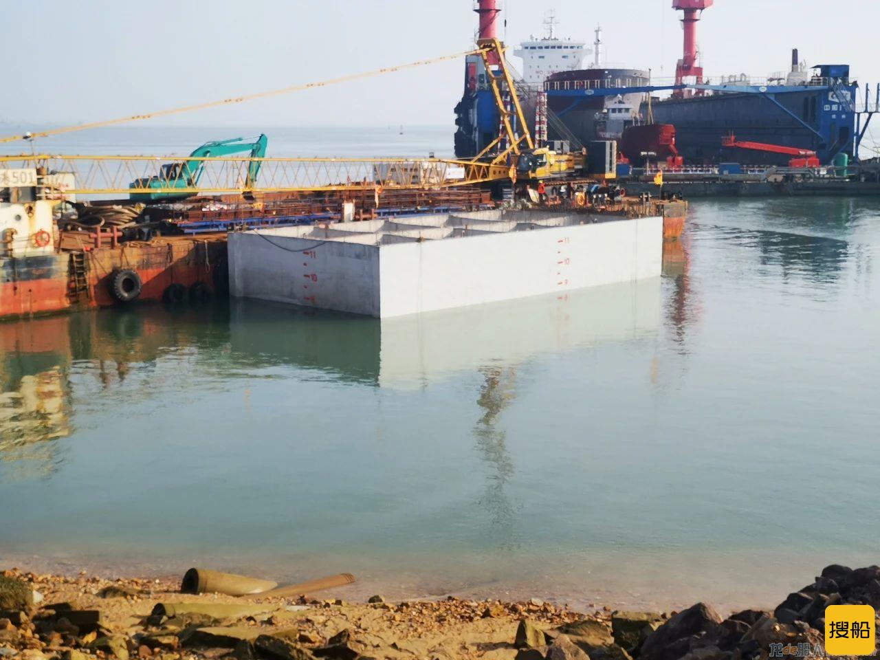 中船广西海上风电装备产业基地完成首件沉箱出运安装