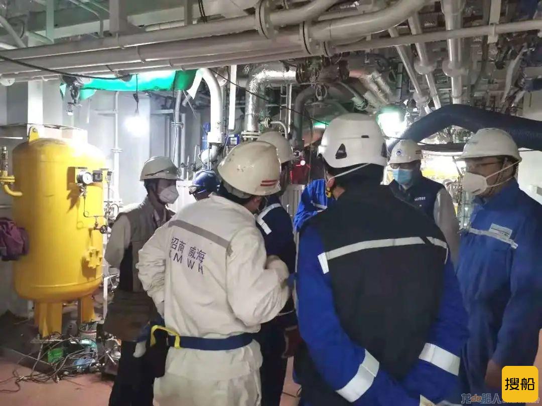 威海金陵完成LNG客滚船真空管安装密性工程