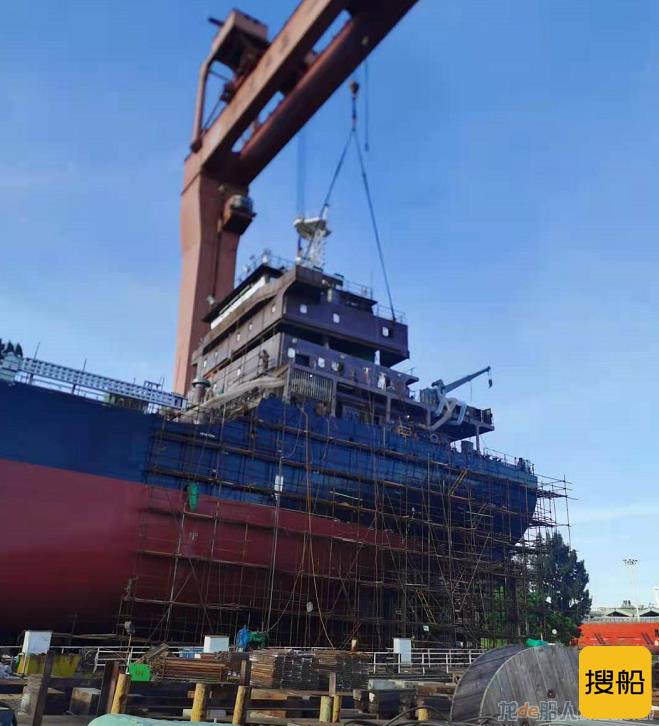 东南造船9000DWT成品油船（ DN9000-3）完成上建吊装
