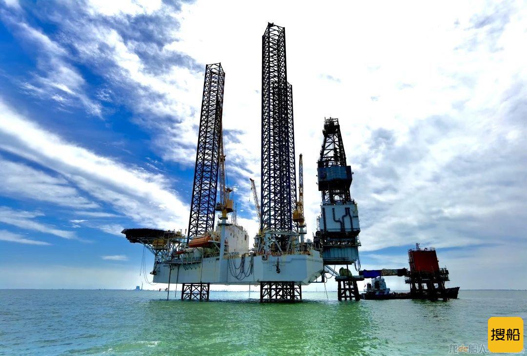 大连中远海运重工自升式钻井平台N611在胜利油田投产