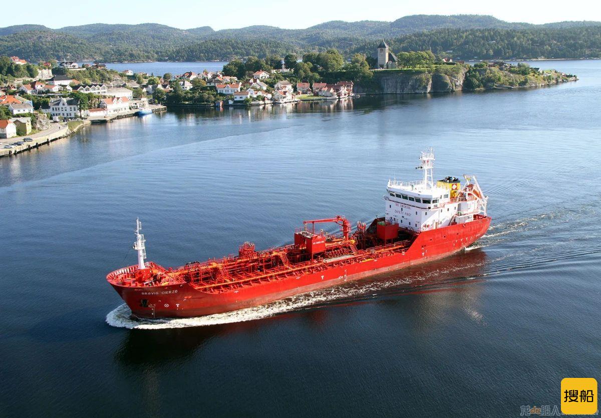 中船贸易联合川船重工与中海化工签署一艘8000载重吨不锈钢化学品船建造合同