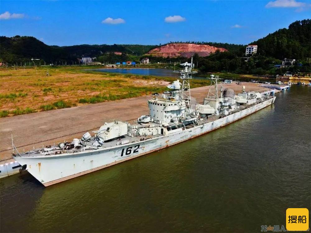 退役军舰“南宁号”正式“安家”防城港