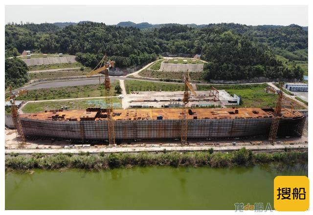 花10亿在四川山沟重建“泰坦尼克”：7年后仍未完工 船体锈迹斑斑