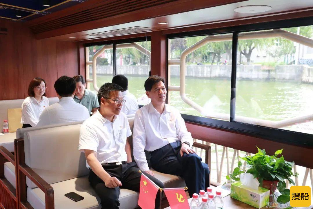 华海造船首批新能源水上巴士客船交接