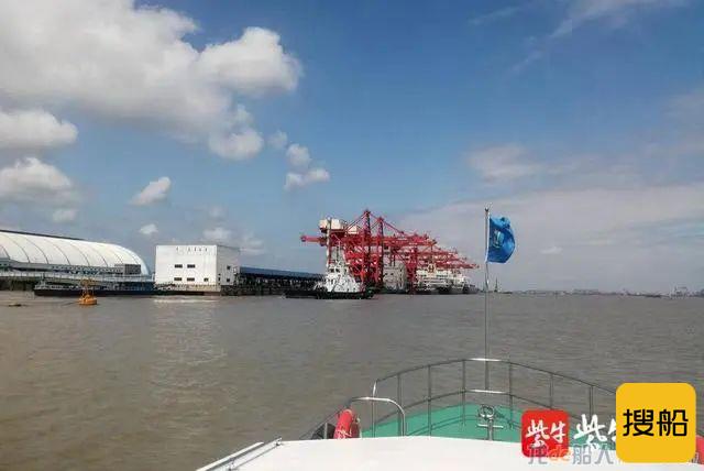 20天不上岸船舶生活“存货”近耗尽 别急!海巡艇送来救急物资