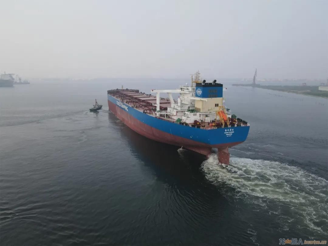 中远海运散运第三艘32.5万吨定制矿砂船海珠荣旺轮入列交付
