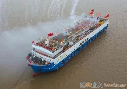 宁波大江船业建造虾皮加工船下水