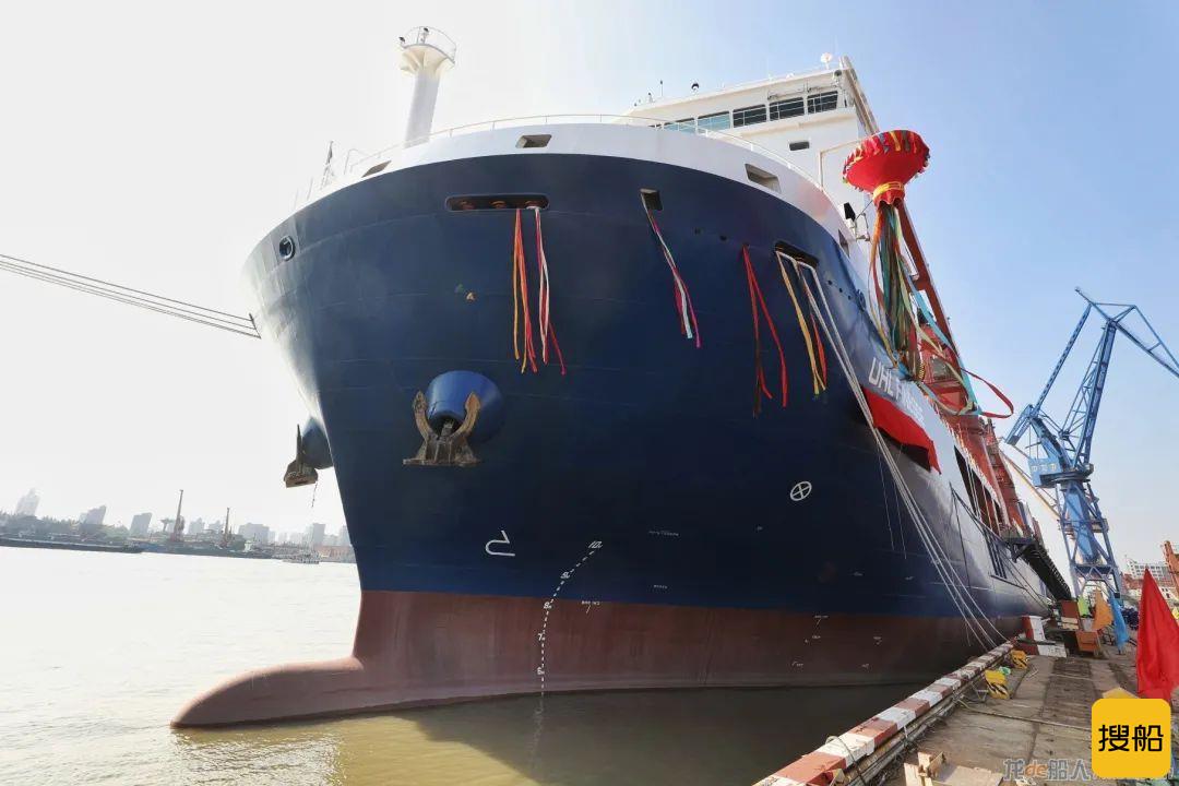 沪东中华第四艘13000T重吊船“策略”号命名交付