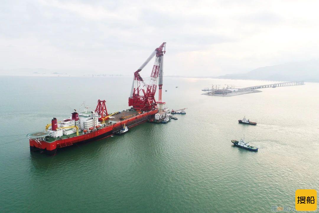 振华重工签订4000吨全回转起重船EPC合同