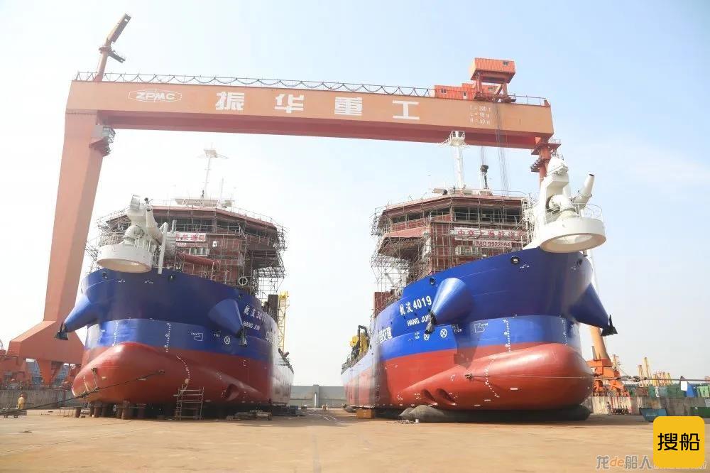 振华重工造上海航道局两艘3000方等级耙吸挖泥船下水