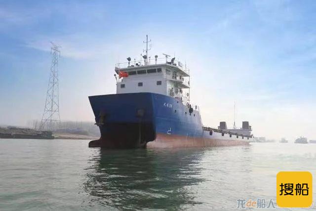 我国首艘快速双体集装箱船首航