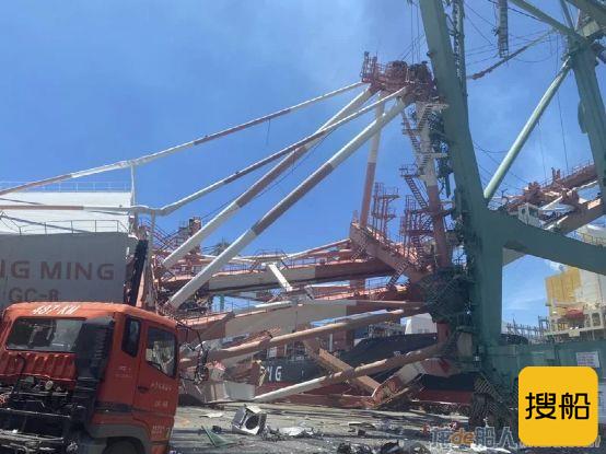 台湾高雄港一艘集装箱船撞向码头，致码头起重机倒塌
