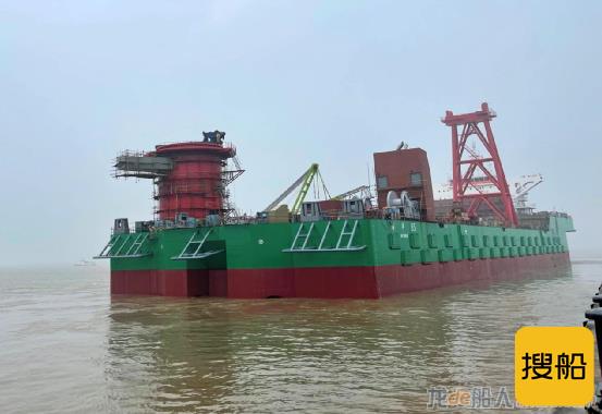 韩通集团“海洋85”2400吨全回转起重船出坞