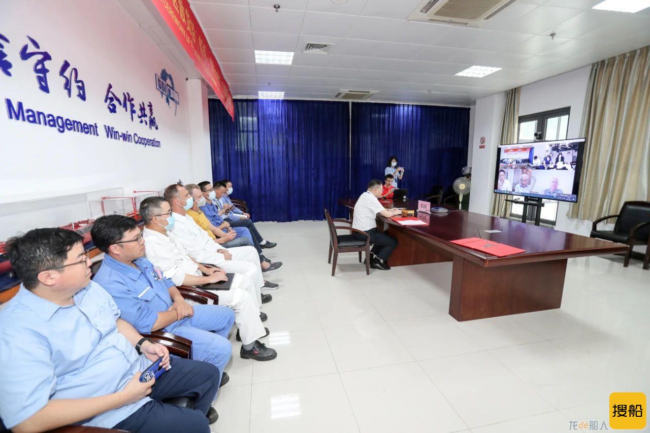 广船国际9.5万吨冰区加强型散货船22号船交船
