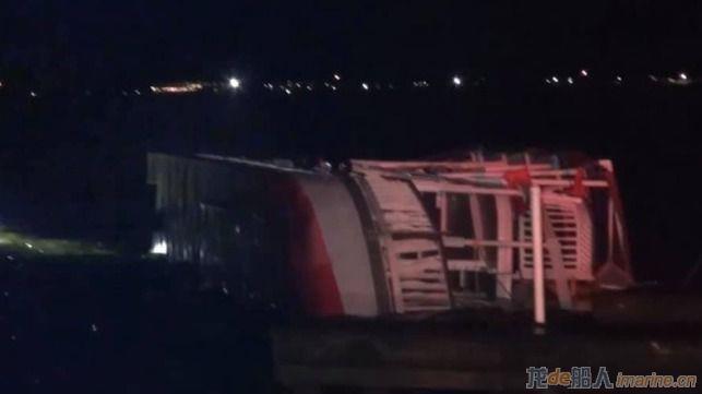 德克萨斯游船发生翻船事故，一人遇难