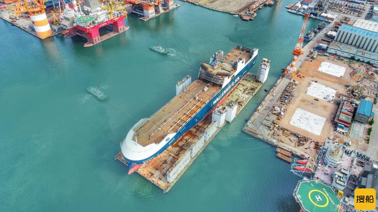 中集来福士建造的全球最大双燃料冰级滚装船RORO 1#下水