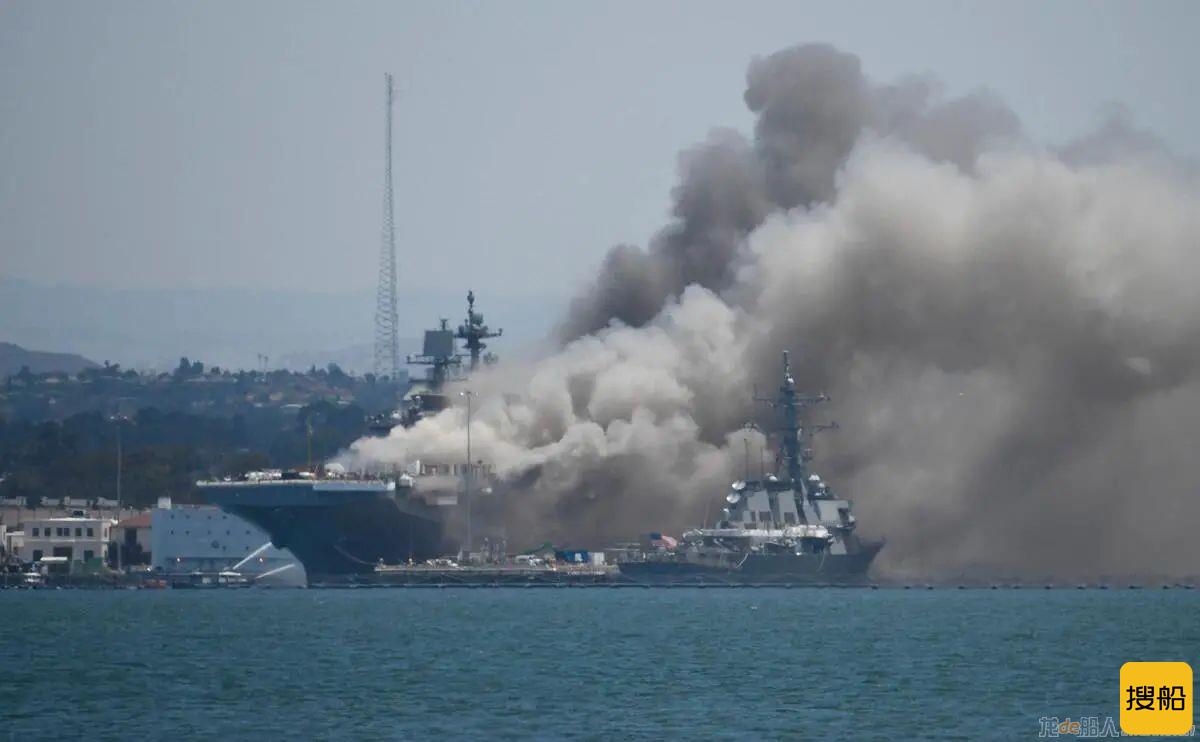 “好人理查德”号火灾一周年之际，美军又一艘巡洋舰起火