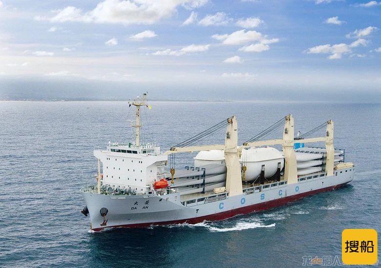 中远海运特运重吊船再战“运输+安装”,2台800吨门座机一站搞定