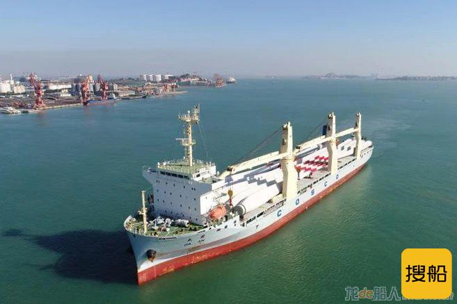 中远海运特运重吊船再战“运输+安装”,2台800吨门座机一站搞定