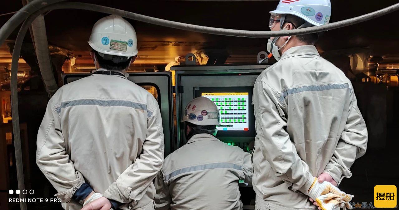 外高桥造船FPSO项目H1498船完成多岛快速建造大型总段移位工作
