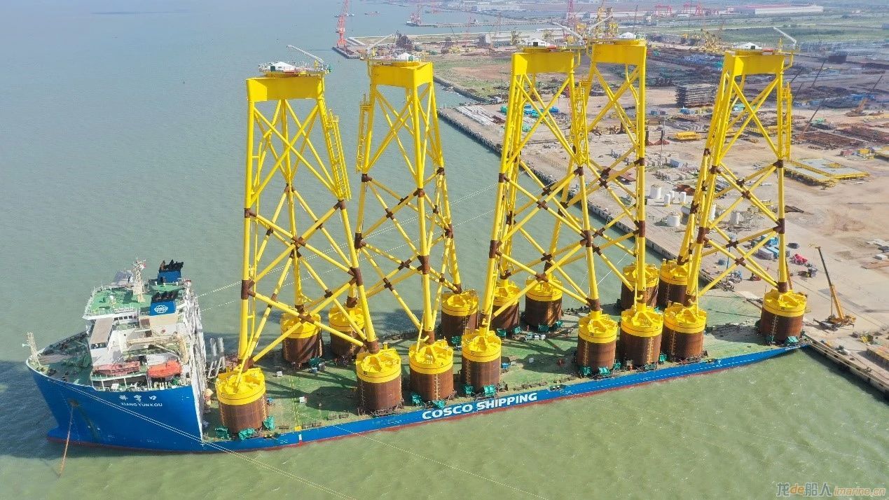 广东中远海运重工半潜船风电导管架支墩改装系列项目完工开航第三艘，总进度超80%