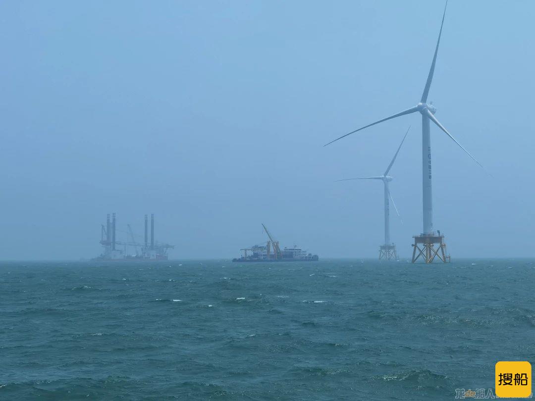 福州海事局为国内最大半潜式起重生活平台“体检”