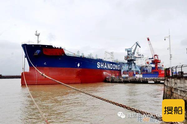 新时代造船24#50000吨化学品油船完工交付