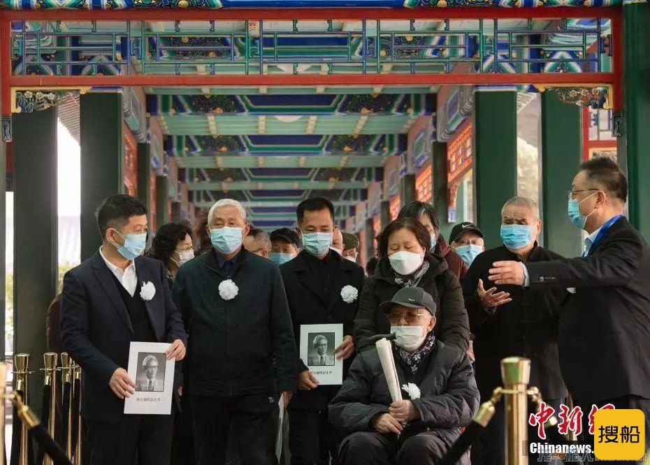 中国核潜艇首任总设计师告别仪式在京举行