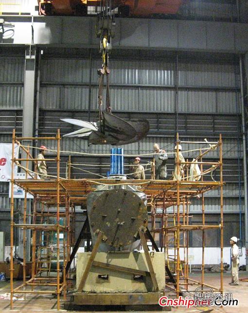 推进器齿轮箱 广州船坞完成2个36吨尾推进器齿轮箱换新工程,推进器齿轮箱
