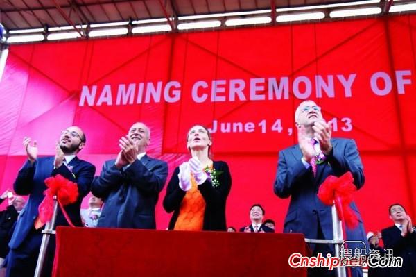 外高桥造一船扬帆两船出坞,外高桥船厂